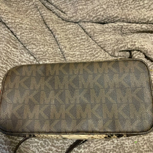 Authentic Michael Kors handbag - Picture 3 of 8